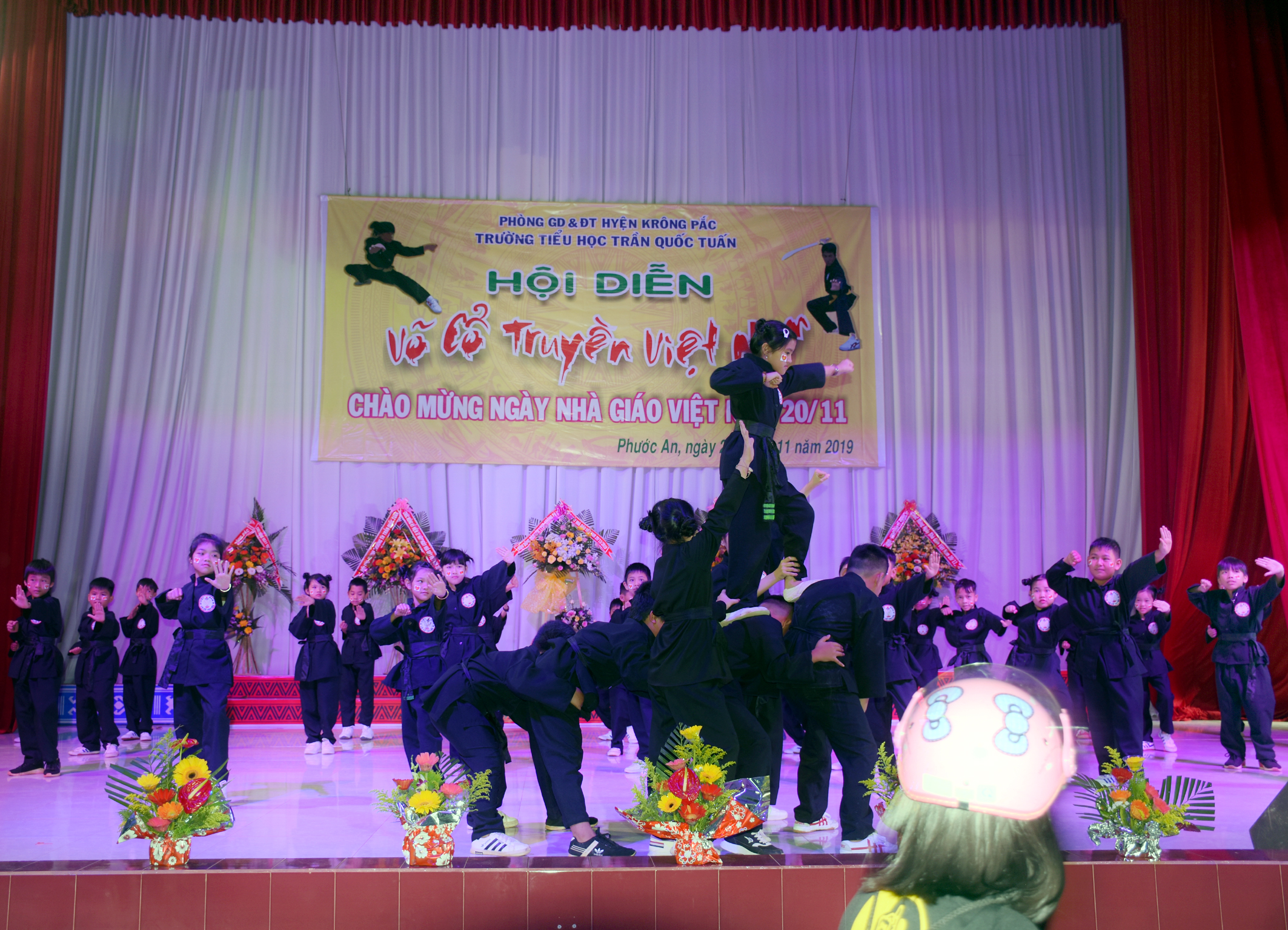 Hình ảnh Hội diễn Võ cổ truyền Việt Nam của trường TH Trần Quốc Tuấn Hình ảnh Hội diễn Võ cổ truyền Việt Nam của trường TH Trần Quốc Tuấn