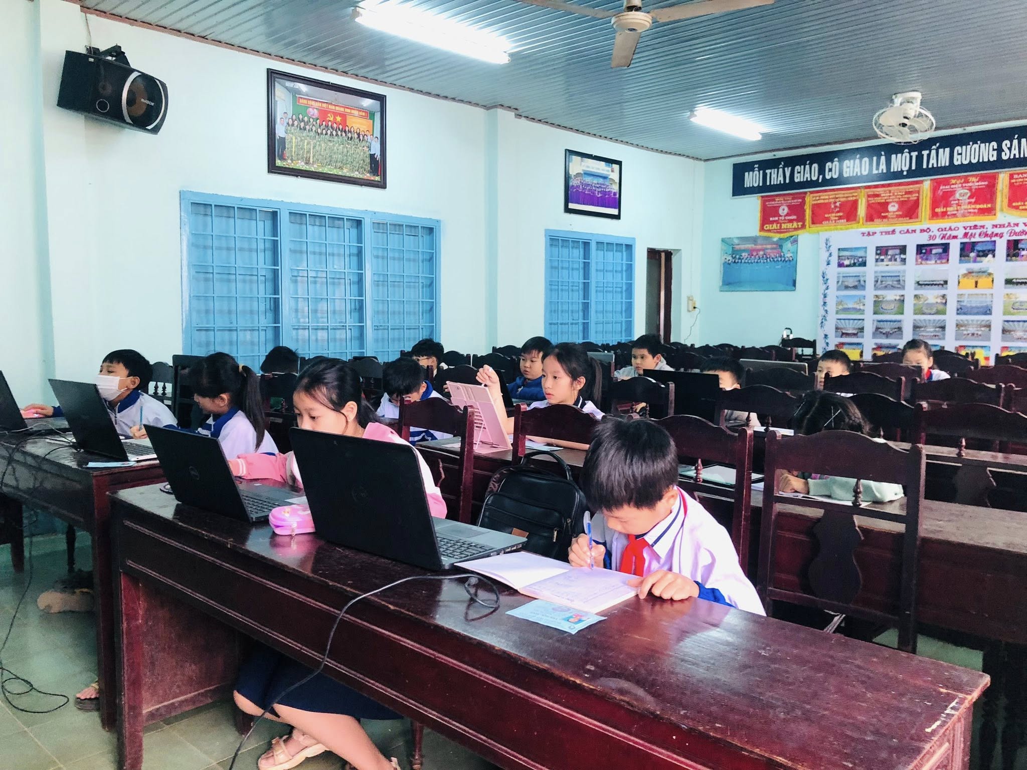 Chúc mừng các em đã hoàn thành xuất sắc vòng thi Đấu trường toán học Vioedu.vn cấp tỉnh.