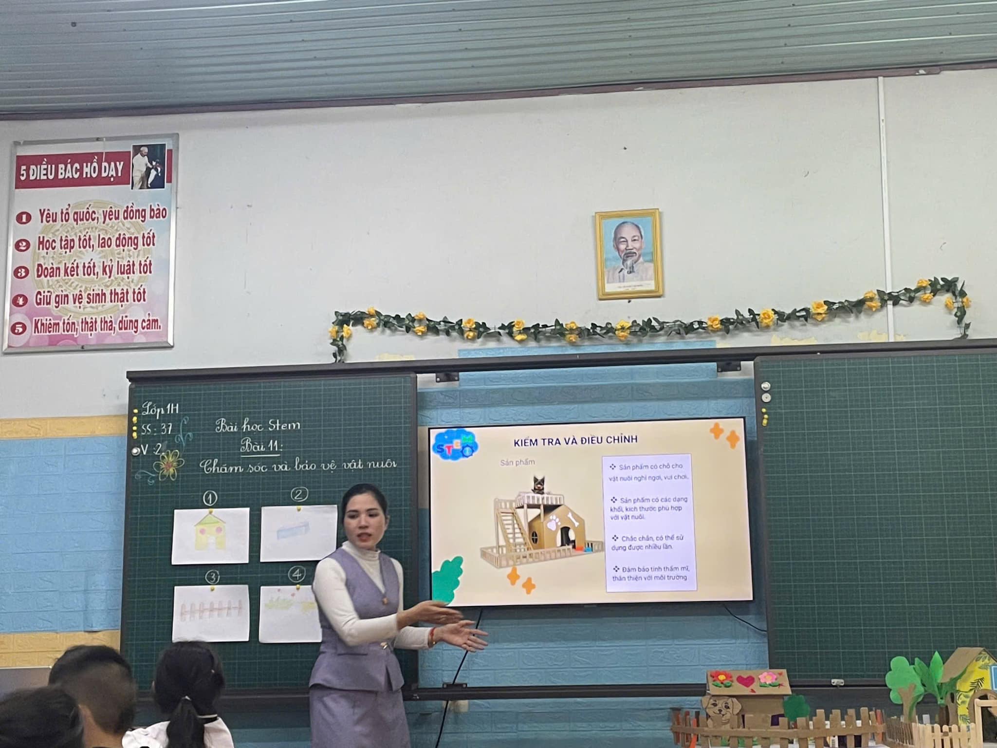 Tổ CM1 sinh hoạt chuyên môn chủ đề bài học STEM.