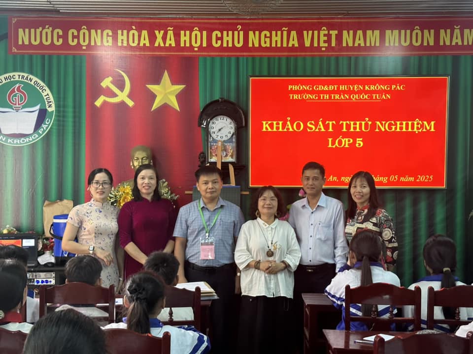 Đoàn khảo sát thử nghiệm Chương trình đánh giá định kỳ Quốc gia kết quả học tập của học sinh lớp 5 tại trường TH Trần Quốc Tuấn. Trân trọng!